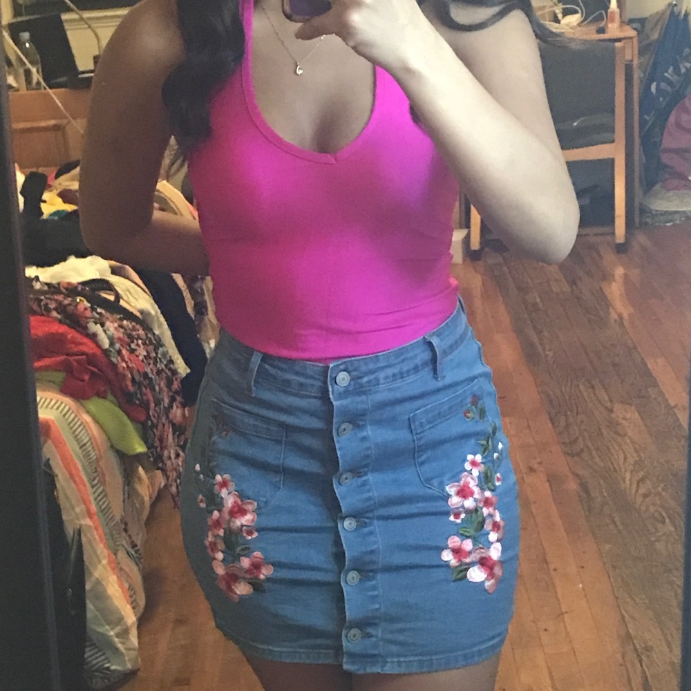 Fashion Nova Embroidered Floral Demin Skirt Medium